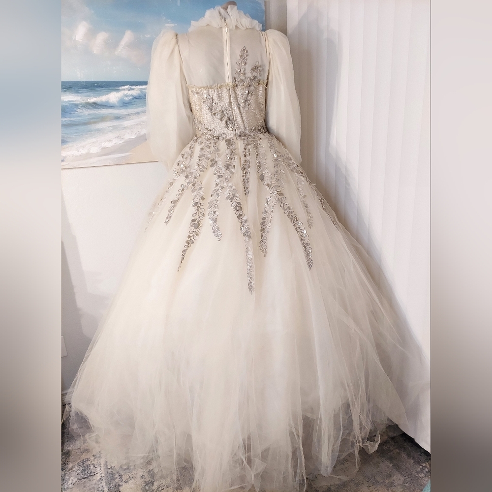 *$16,000 NEW OSCAR DE LA RENTA SILK TULLE GOLDEN FERN LEAF RUNWAY GOWN US S - Picture 7 of 16